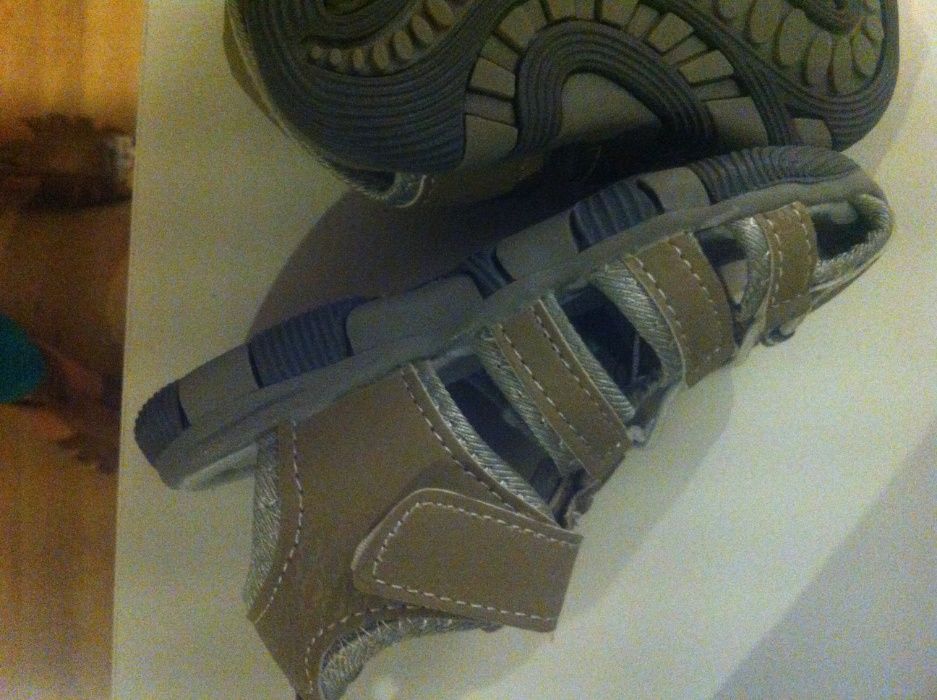 (2 por 1)Sandálias, sapatilhas BALLETT pantufas-ténis criança 2 a 3 an