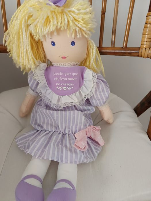 Boneca de trapo"Aonde quer que vás, leva amor no coração"