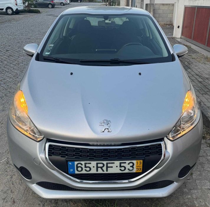PEUGEOT 208 1.4 HDi