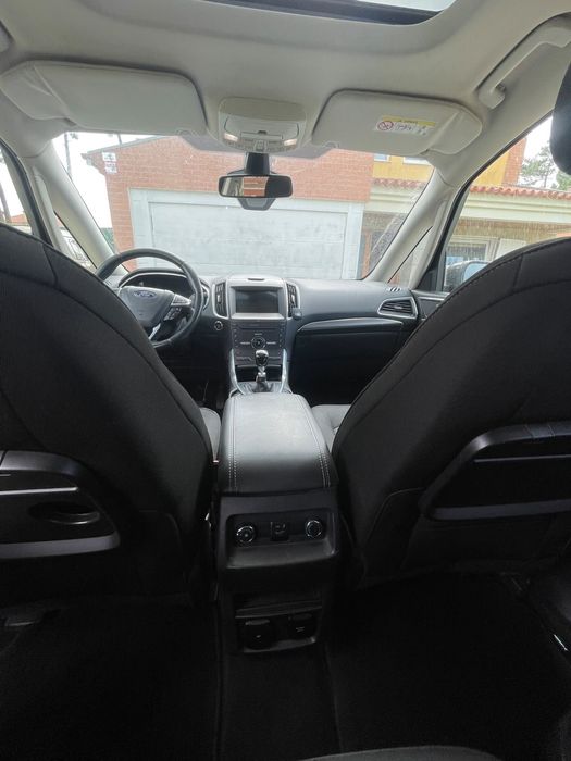 Ford Galaxy 2016