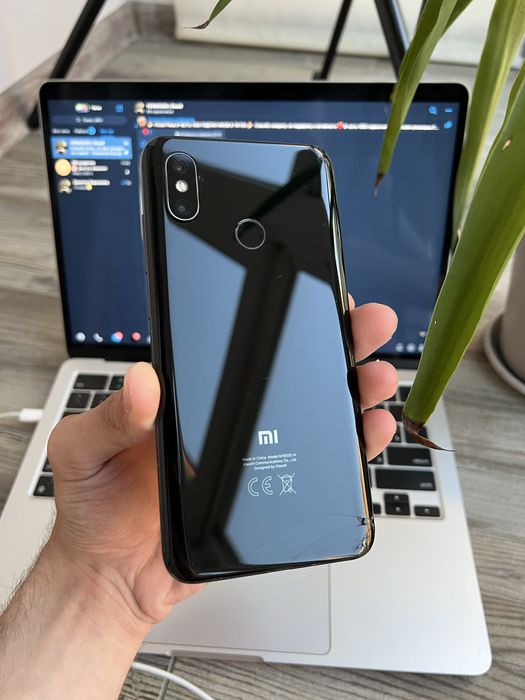 Б/В Мобільний телефон Xiaomi Mi 8 під запчастини або ремонт