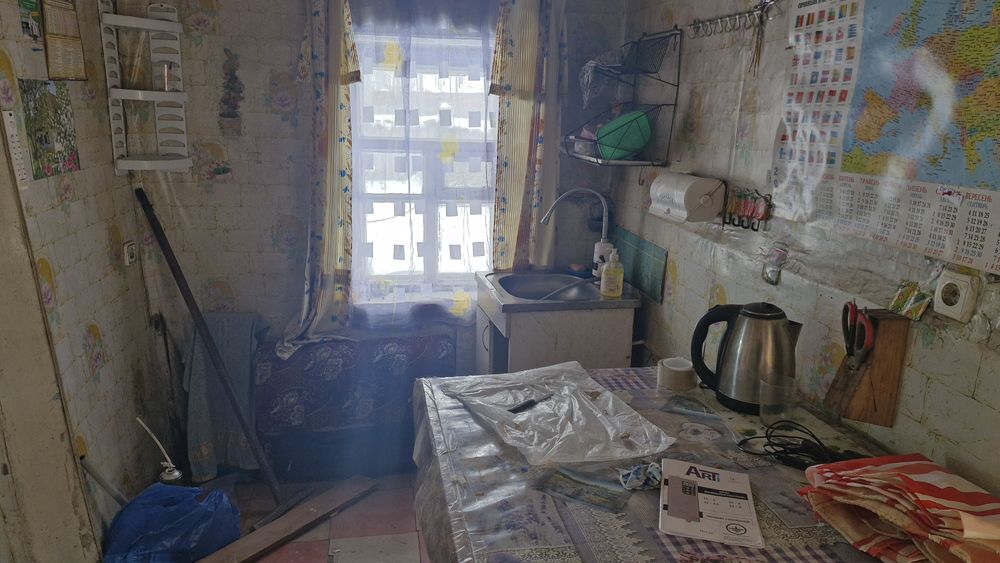 Тільки продаж. Половина будинку з власним подвір'ям. Власник