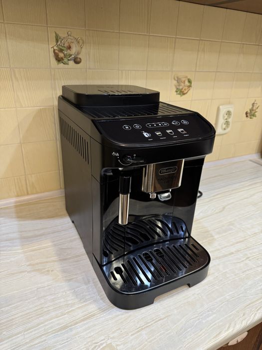 Кавомашина Delonghi Magnifica Evo