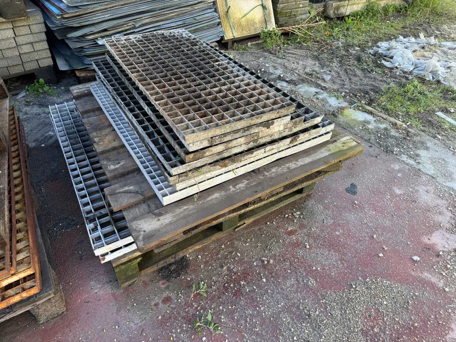 CHAPAS QUADRÍCULAS + PORTÃO DE CORRER + CALEIRAS