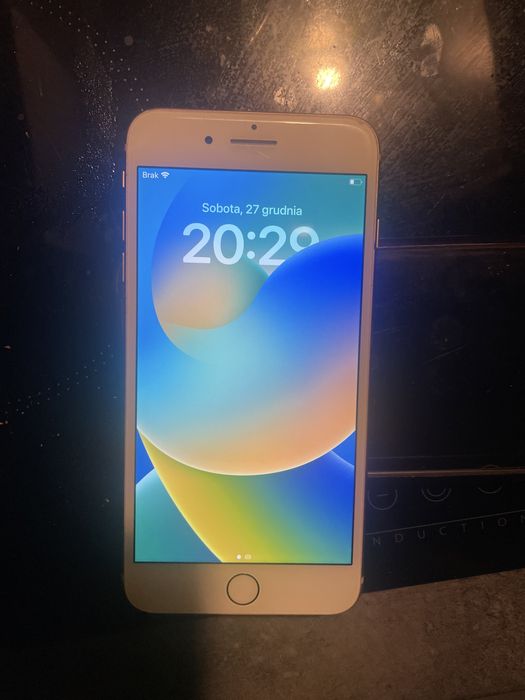 Iphone 8 plus uszkodzony