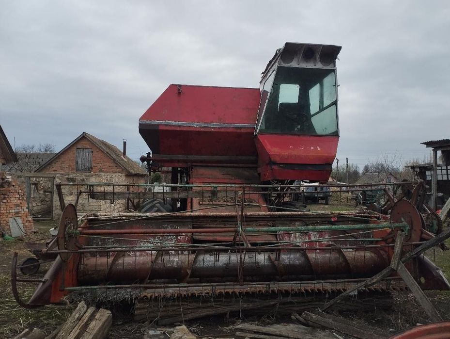 Продам Комбайн Нива ск5