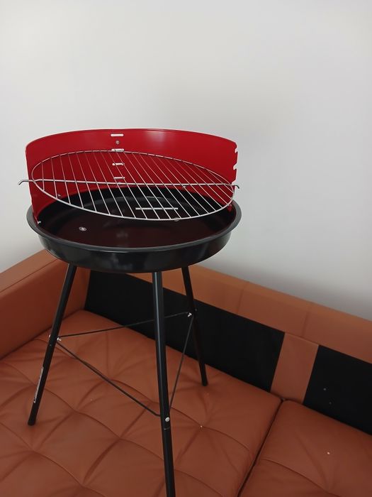 Vendo grelhador a carvão novo