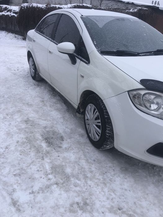 Продам FIAT Linea 1.4 газ/ бензин. 2013год. 4399$.