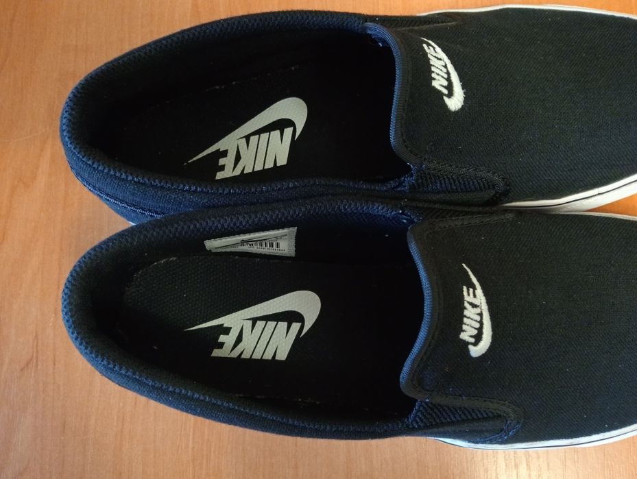 Nike размер 42-42.5 ( по стельке 27.5)