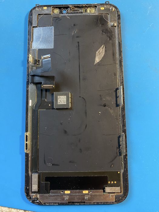 Экран от Iphone 11 pro под востановление.