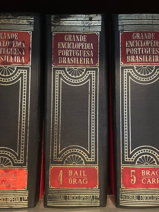 Grande Enciclopédia Luso-Brasileira – Coleção Completa (40 volumes)