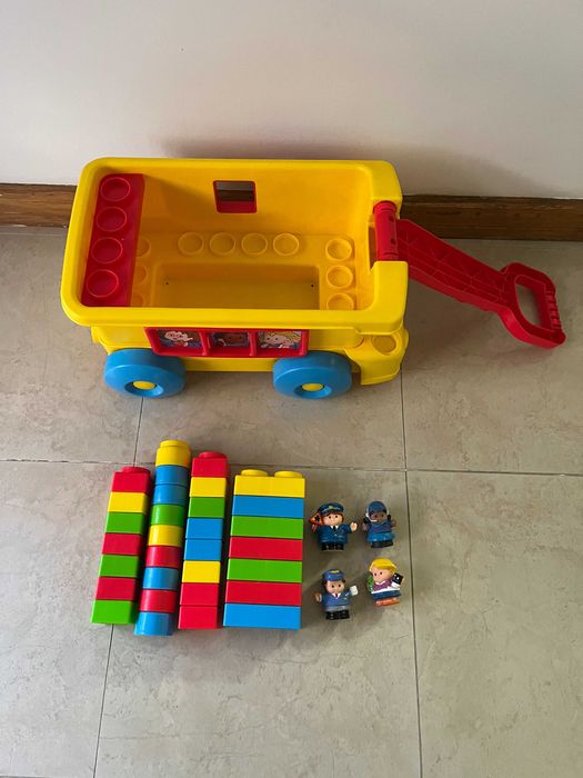 Fisher Price - Little People com Legos e Bonecos para Puxar