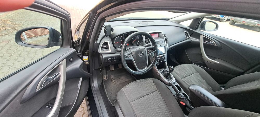 Opel Astra J 2011 rok 1.4 140 KM Hak