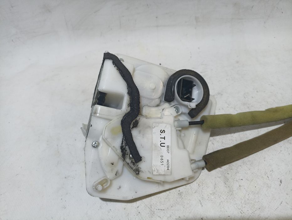 Fechadura / fecho porta trás esquerdo MAZDA 2 (DE)