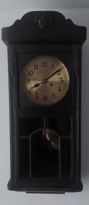 Stary zegar - antyk.