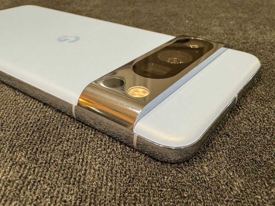 Google Pixel 8 Pro 128 GB Jasno-niebieski + Nowe Etui