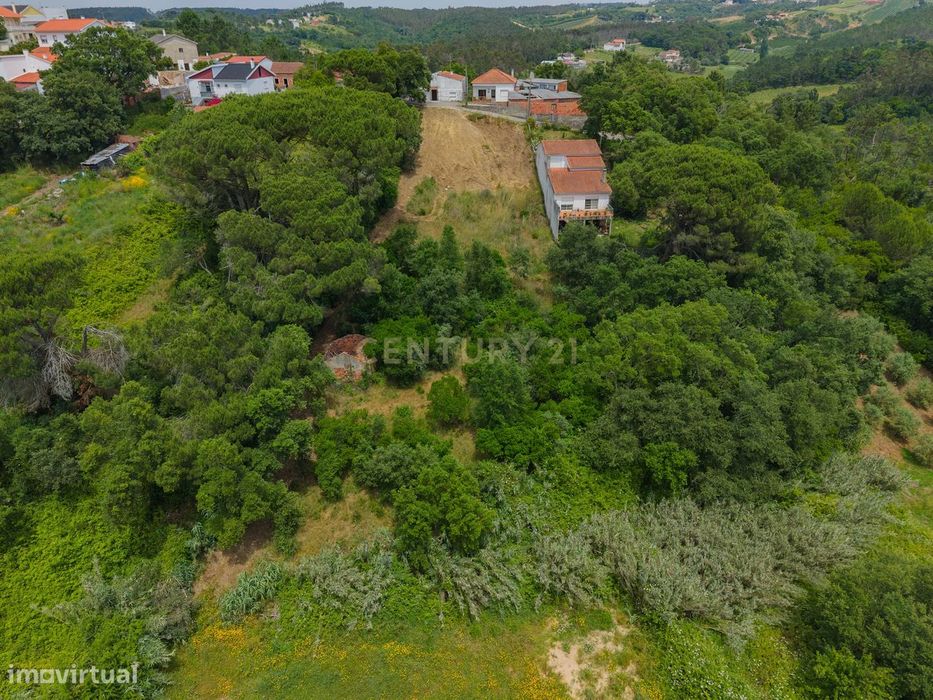 Plot of Land with 2,705 m² in Boavista, Alcobaça