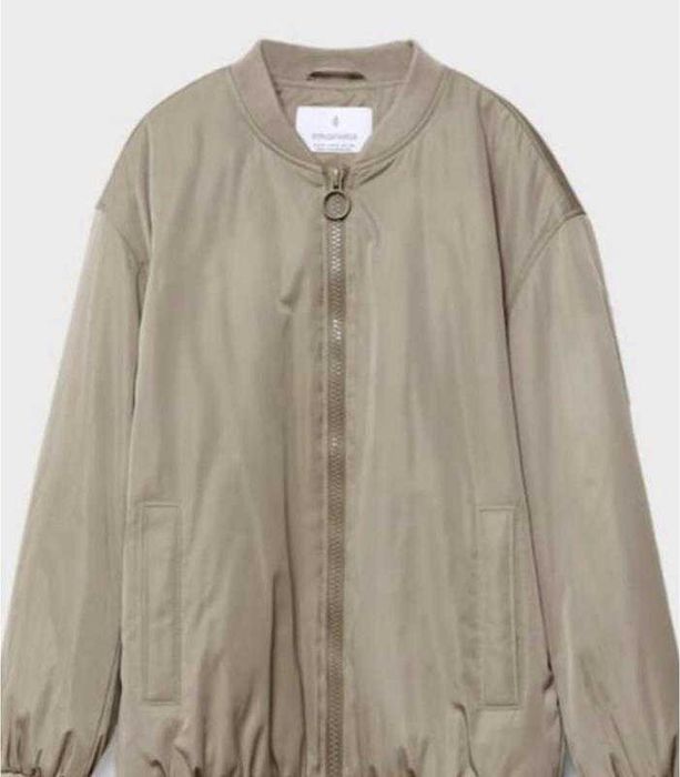 Бомбер Stradivarius