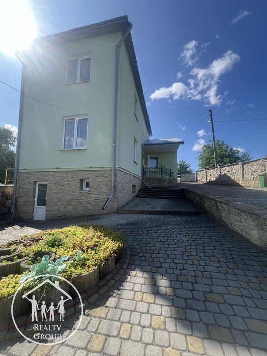 Продаж будинку з ремонтом для великої сім'ї у Великих Грибовичах!