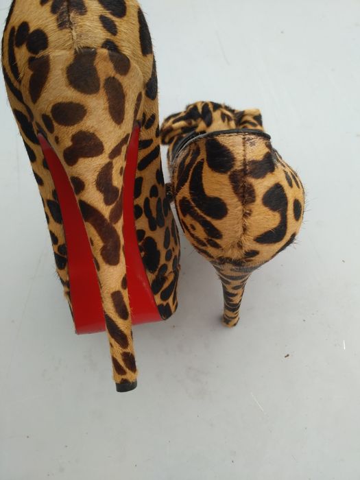Туфли лабутены леопардовые.