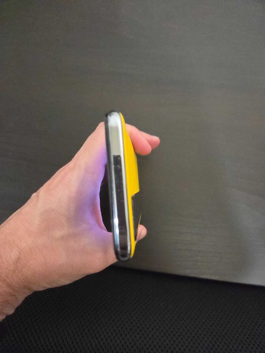 Realme GT 5G 12GB/256GB Racing Yellow (Snapdragon 888) - Excelente Estado