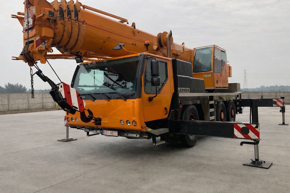 Liebherr LTM 1055-3.1  LIEBHERR LTM 1055-3.1 dźwig samojezdny