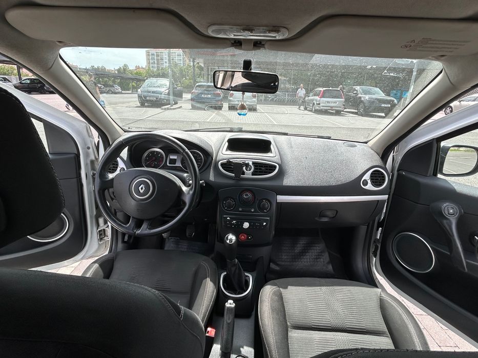 Renault Clio — fotografia 5