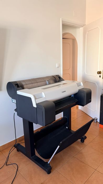 Plotter Canon imagePROGRAF TM-240 de 24" c/ pés