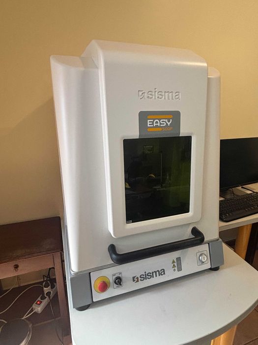 Máquina de corte e gravação laser