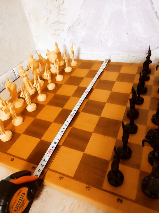 Продам шахматы .