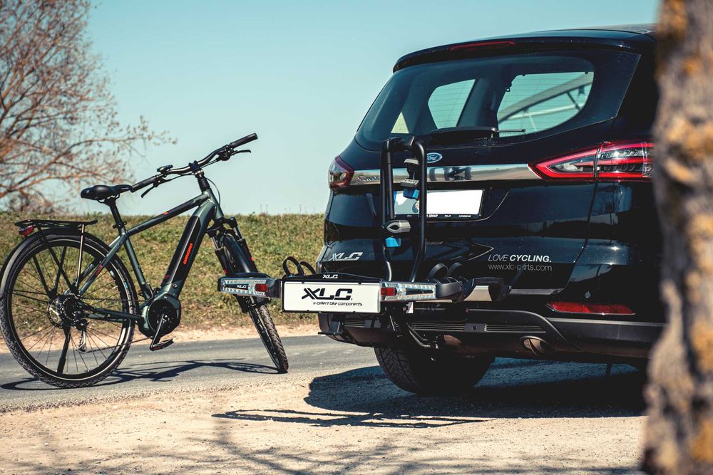 bagażnik rowerowy XLC Azura Xtra LED VC-C10 składany uchylny e-bike