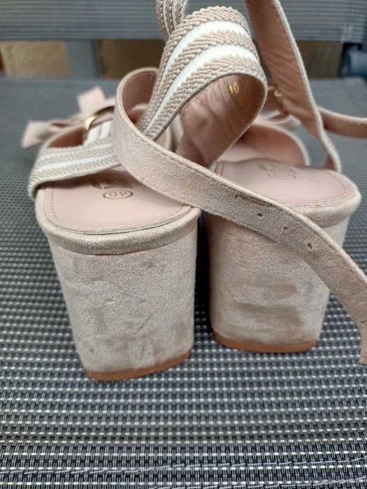 Sandały balerinki czółenka beżowe r. 40