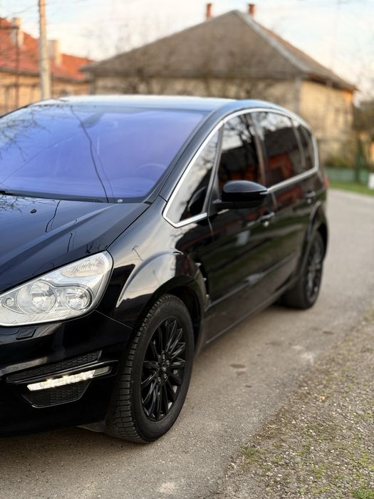 Продам авто Ford S-Max 2011