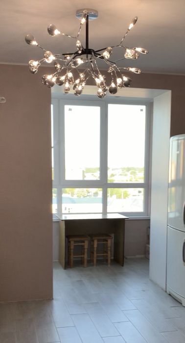 Люстра б/у  на 34 діодних лампочки