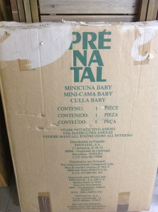 Mini-cama bebé com uma forra de menino ou menina