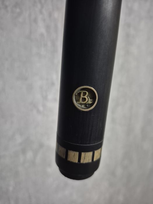 Кий "Вертикаль" черный граб, тубус, мел, держатель для мела, тример