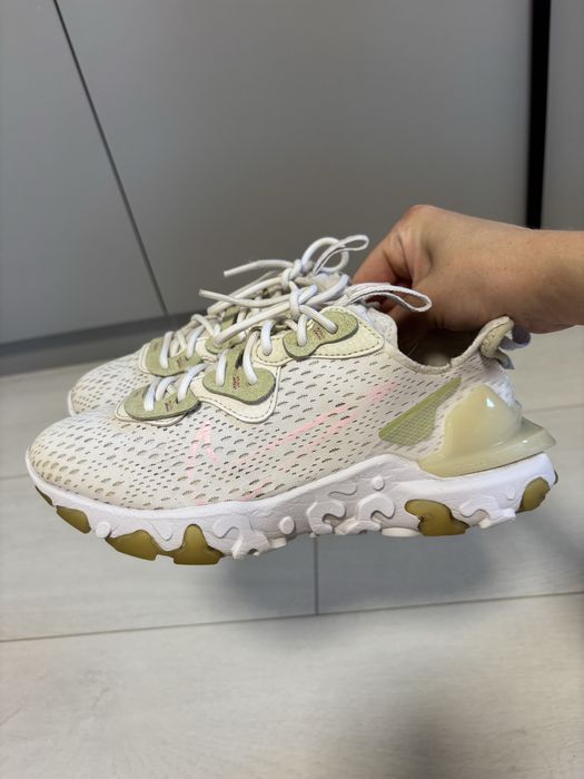 Кросівки жіночі Nike React Vision р.37