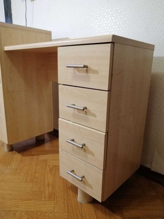 Туалетный косметический столик