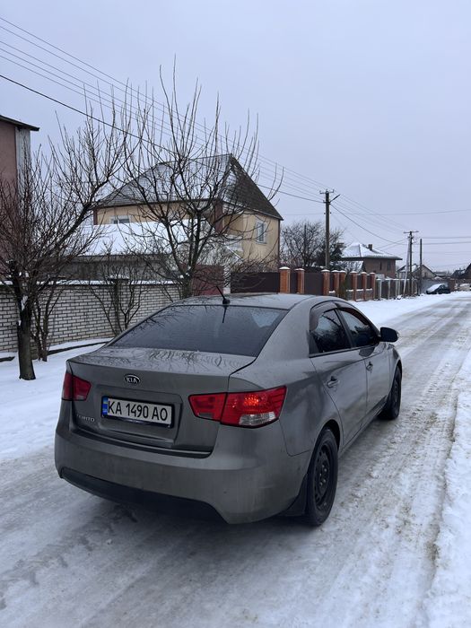 Продам KIA Cerato 1.6газ/бенз