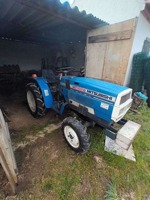 Trator Agrícola com alfaias