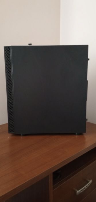 Системний блок з монітором