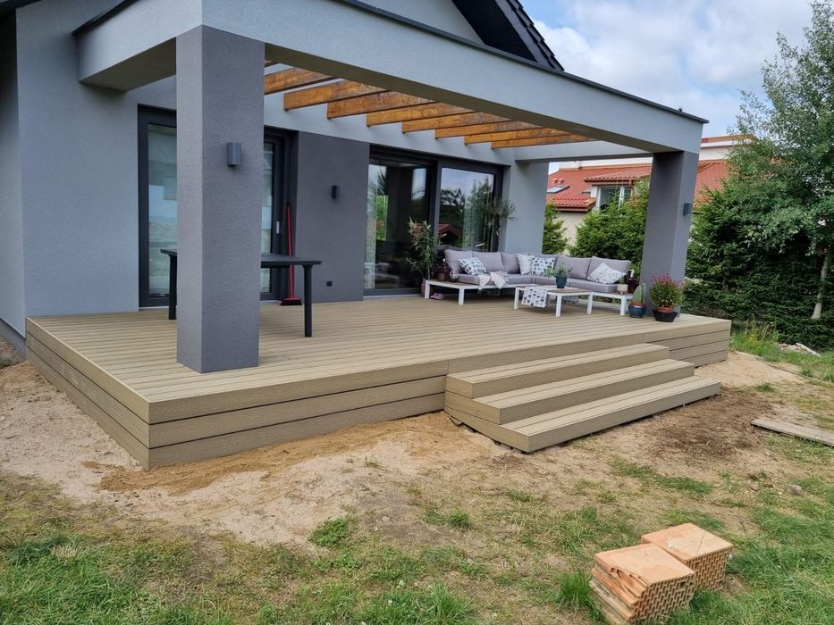 Deska  tarasowa kompozytowa  drewno naturalne.19,00 netto/mb PROMOCJA