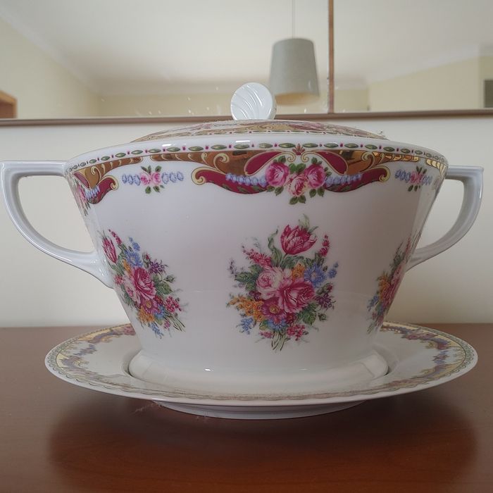 3 peças de loiça decorativa