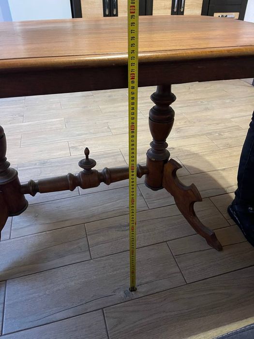 Антикварний стіл