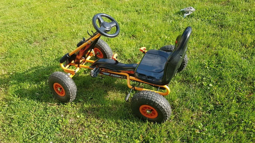 Samochodzik na pedały