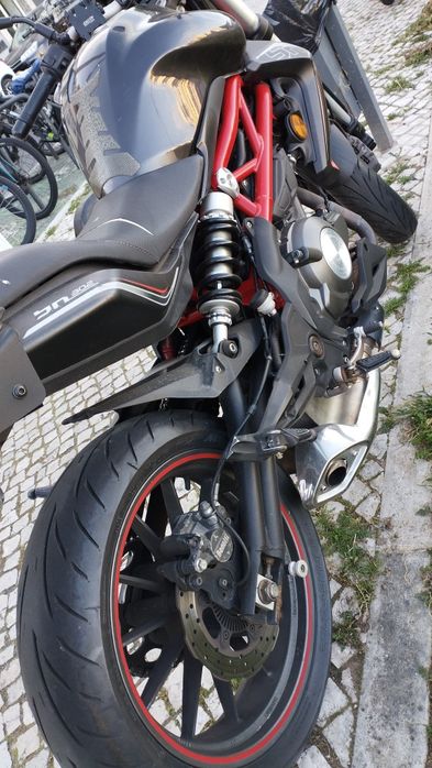 Moto Benelli 302s