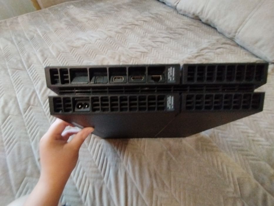 БЕЗ ПРИЧИН НЕ ПИШІТЬ ТІЛЬКИ ПО ДІЛУ.Ігрова приставка Sony PlayStation 4 Fat 500GB + Ігри