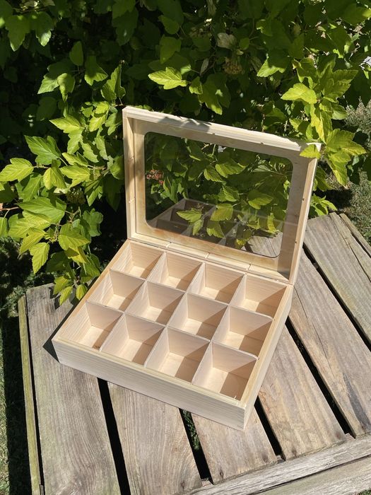 Pudełko Drewniane z 12 Przegrodami i Szybką