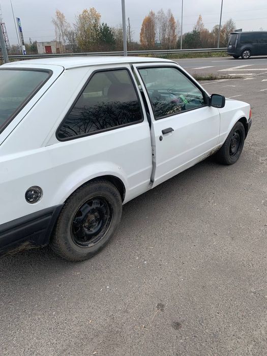 Ford Escort 1.3л