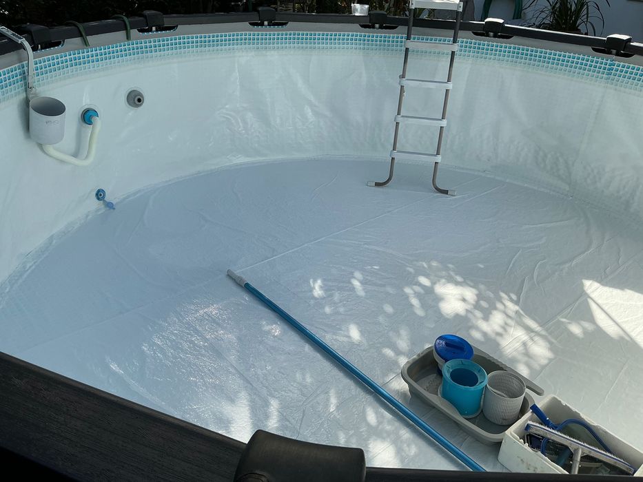 Piscina grande INTEX 2 temporadas     Discrição abaixo. Ver meus anúncio